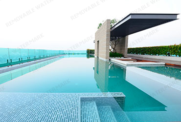 Pravidelná údržba bazénu